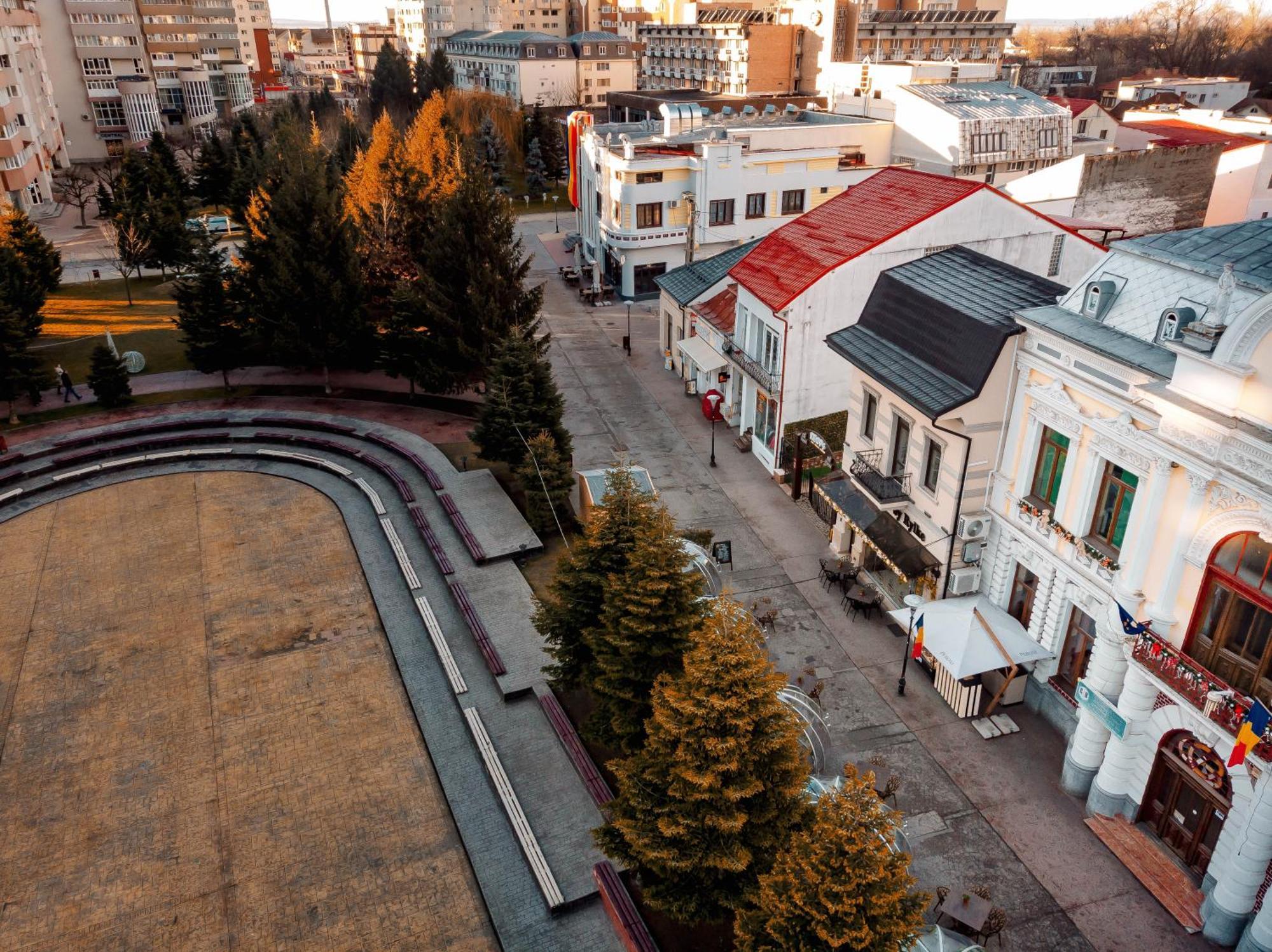 Pensiunea Infinity Targu Jiu Bagian luar foto